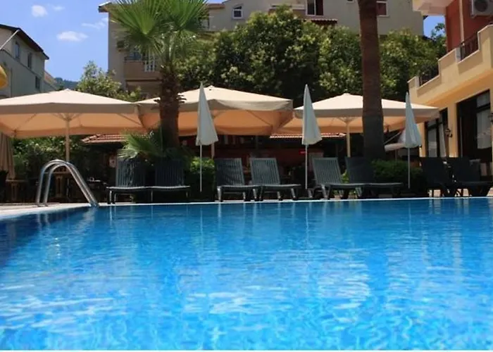 Palmea 4* マルマリス